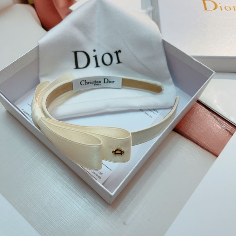 CHRISTIAN DIOR